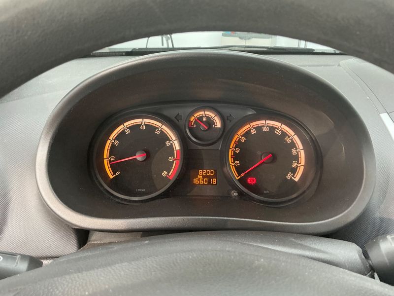 Opel Corsa 1.2 Selection 2011 – снимка 4