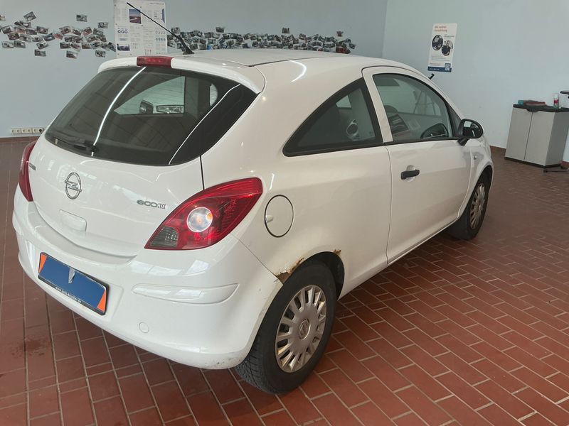 Opel Corsa 1.2 Selection 2011 – снимка 2
