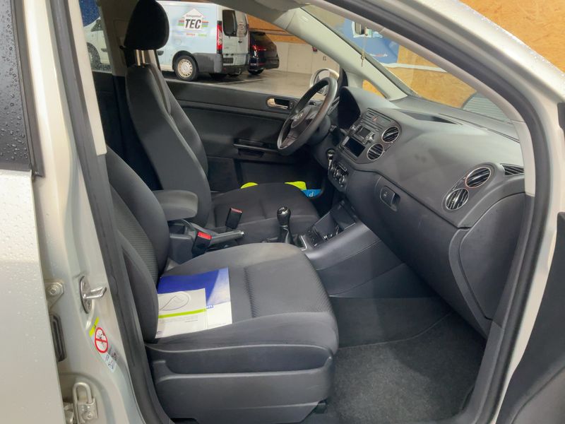 Volkswagen Golf VI Plus 1.2 TSI Trendline 2013 – снимка 17