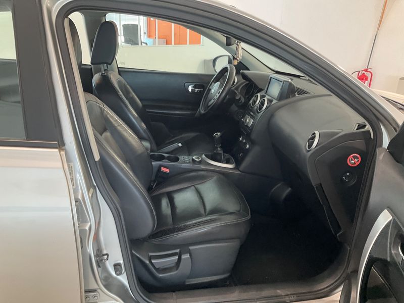Nissan Qashqai 2.0 Tekna 4x4 2007 – снимка 3