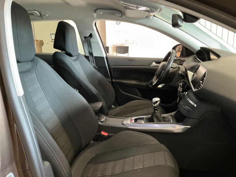 Peugeot 308 1.2 e-THP Allure 2014 – снимка 3