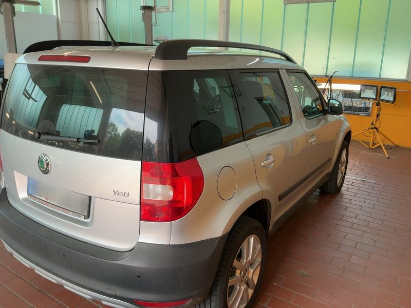 Skoda Yeti 2.0 TDI Ambition Plus Edition 2013 – снимка 8