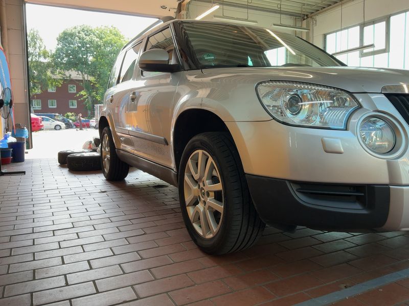 Skoda Yeti 2.0 TDI Ambition Plus Edition 2013 – снимка 12