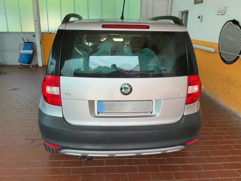 Skoda Yeti 2.0 TDI Ambition Plus Edition 2013 – снимка 7