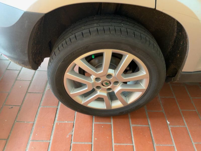 Skoda Yeti 2.0 TDI Ambition Plus Edition 2013 – снимка 9