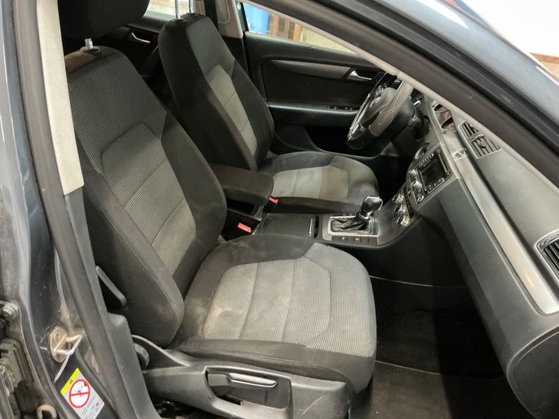 Volkswagen Passat 1.6 TDI Comfortline BlueMotion Tech 2012 – снимка 24