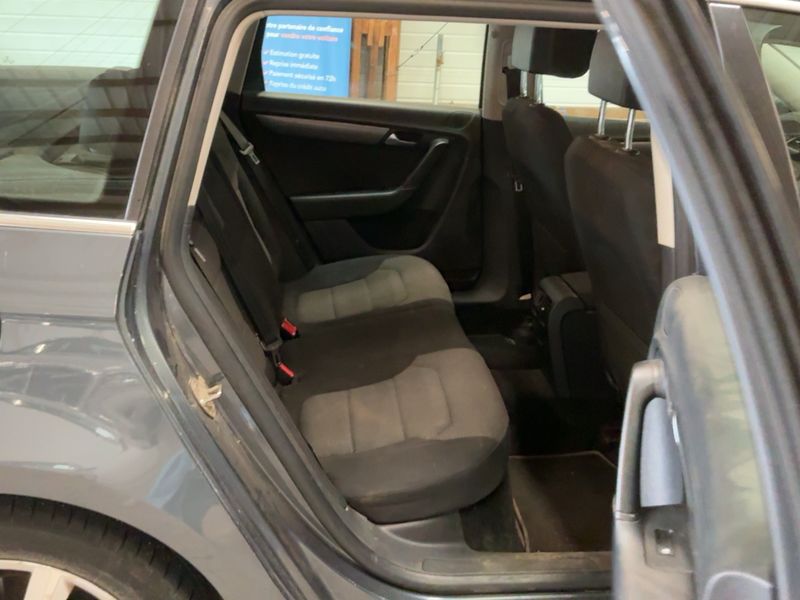 Volkswagen Passat 1.6 TDI Comfortline BlueMotion Tech 2012 – снимка 19