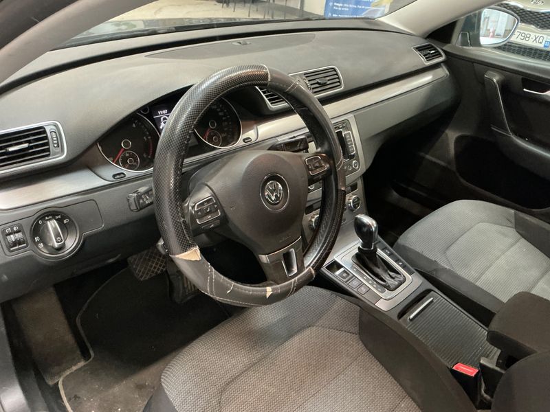 Volkswagen Passat 1.6 TDI Comfortline BlueMotion Tech 2012 – снимка 40