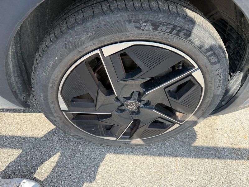 Peugeot 408 1.6 Hybrid GT 2024 – снимка 16