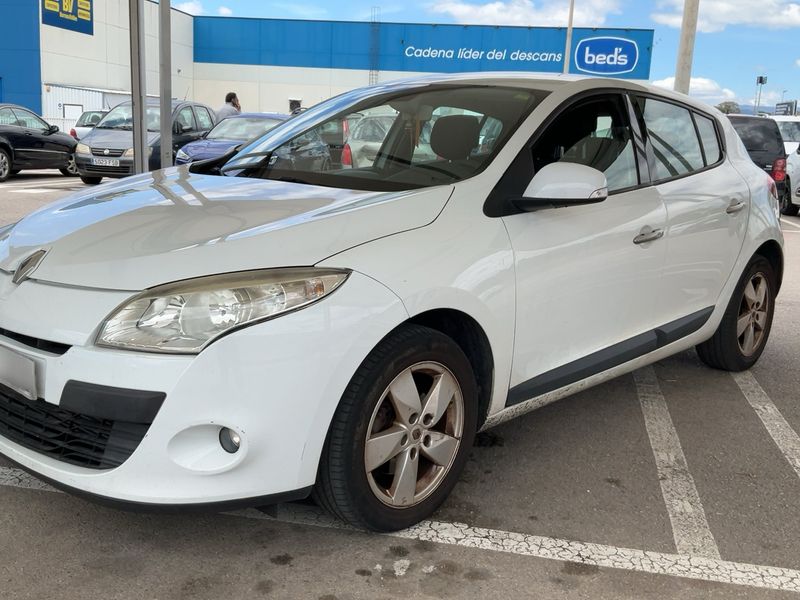 Renault Megane 1.4 TCe Dynamique 2009 – снимка 2