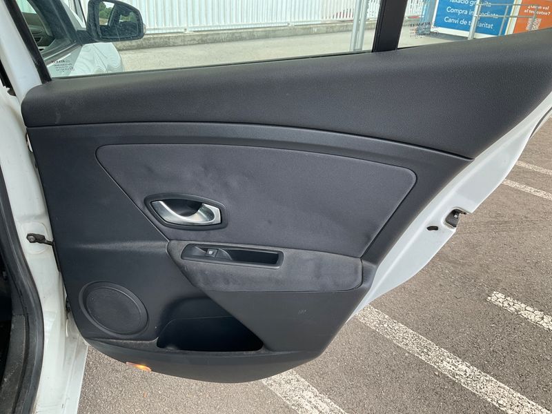 Renault Megane 1.4 TCe Dynamique 2009 – снимка 27