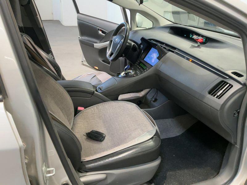 Toyota Prius 1.8 2012 – снимка 16