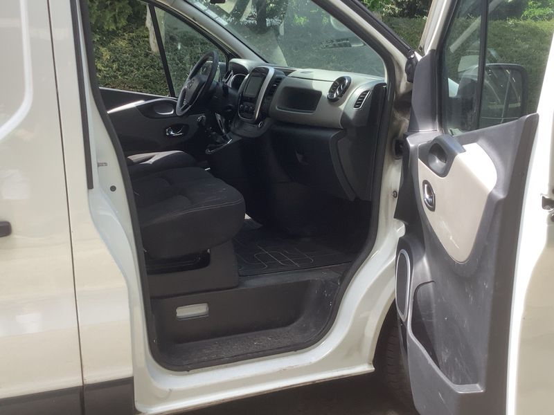 Renault Trafic 1.6 dCi L2H1 2,9t Komfort 2018 – снимка 16