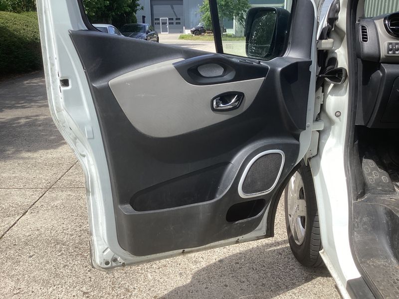 Renault Trafic 1.6 dCi L2H1 2,9t Komfort 2018 – снимка 34