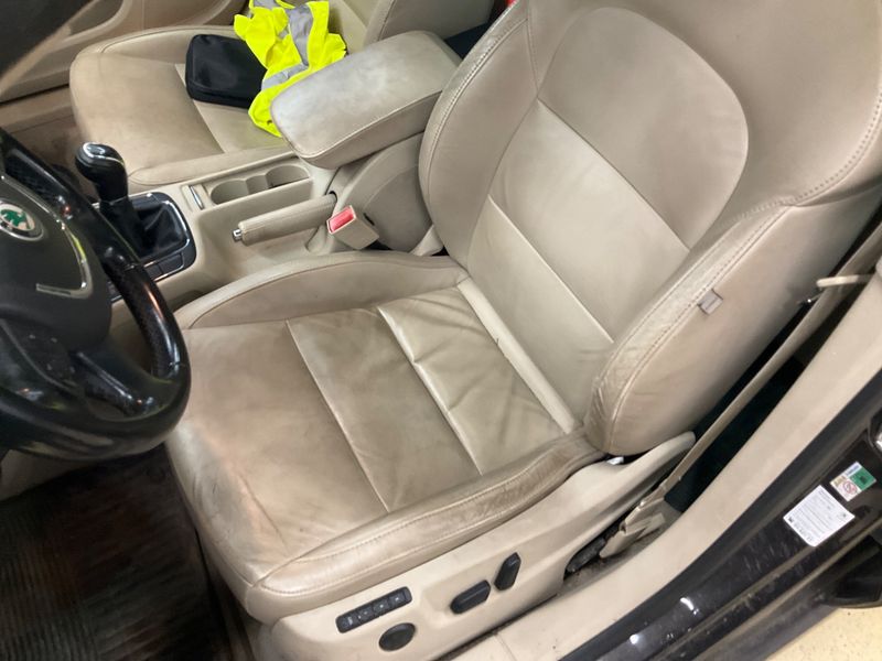 Skoda Superb 2.0 TDI Elegance 4x4 2011 – снимка 27