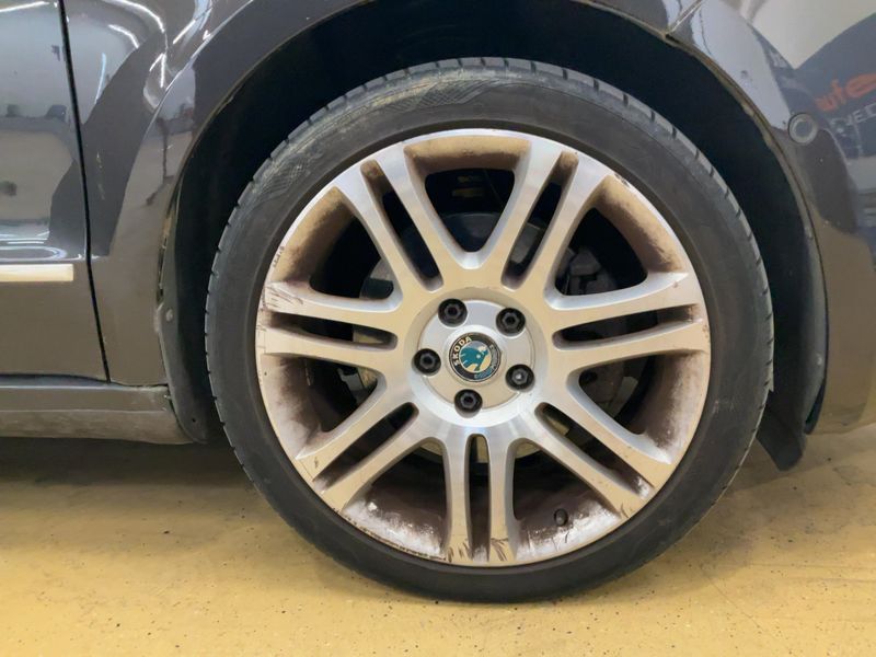Skoda Superb 2.0 TDI Elegance 4x4 2011 – снимка 11
