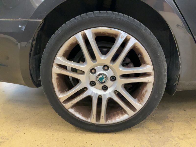 Skoda Superb 2.0 TDI Elegance 4x4 2011 – снимка 9