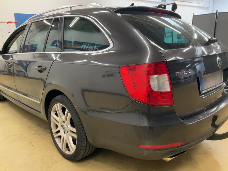 Skoda Superb 2.0 TDI Elegance 4x4 2011 – снимка 6