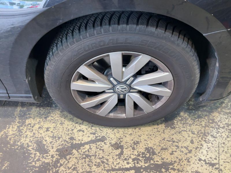 Volkswagen Passat 2.0 TDI Comfortline BlueMotion Tech 2015 – снимка 11