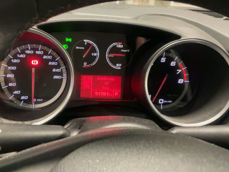Alfa Romeo Giulietta 1.4 Turbo Distinctive 2012 – снимка 18