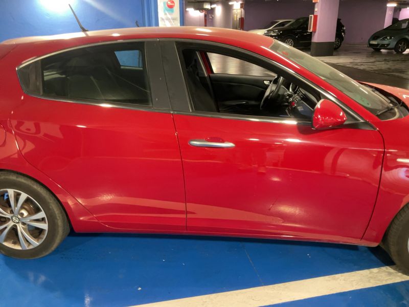 Alfa Romeo Giulietta 1.4 Turbo Distinctive 2012 – снимка 10