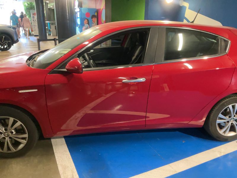 Alfa Romeo Giulietta 1.4 Turbo Distinctive 2012 – снимка 4