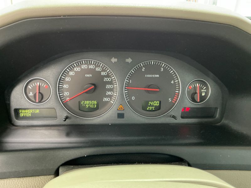 Volvo V70 2.4 D5 Momentum 2006 – снимка 4