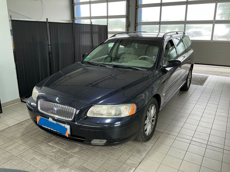 Volvo V70 2.4 D5 Momentum 2006 – снимка 1