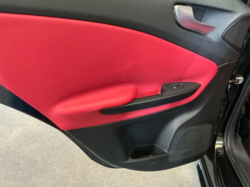 Alfa Romeo Giulietta 1.4 Turbo Super 2018 – снимка 24