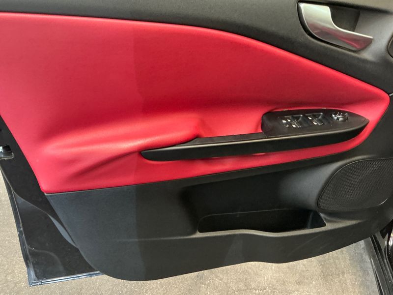 Alfa Romeo Giulietta 1.4 Turbo Super 2018 – снимка 23