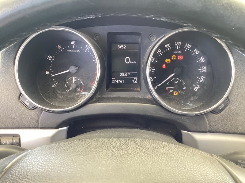 Skoda Yeti 1.2 TSI Ambition 2013 – снимка 4