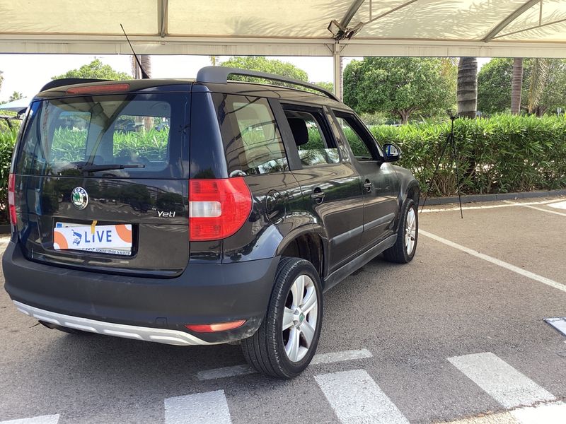 Skoda Yeti 1.2 TSI Ambition 2013 – снимка 2