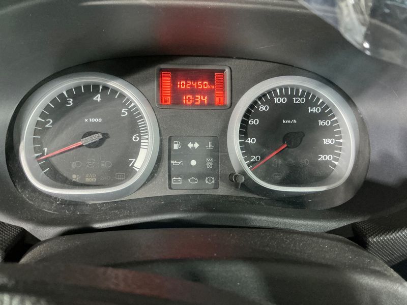Dacia Duster 1.5 dCi Lauréate 4x2 2010 – снимка 18