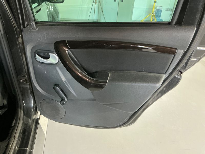 Dacia Duster 1.5 dCi Lauréate 4x2 2010 – снимка 39