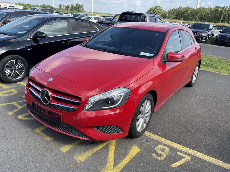 Mercedes-Benz A-Klasse A 180 BlueEfficiency Style 2015 – снимка 2