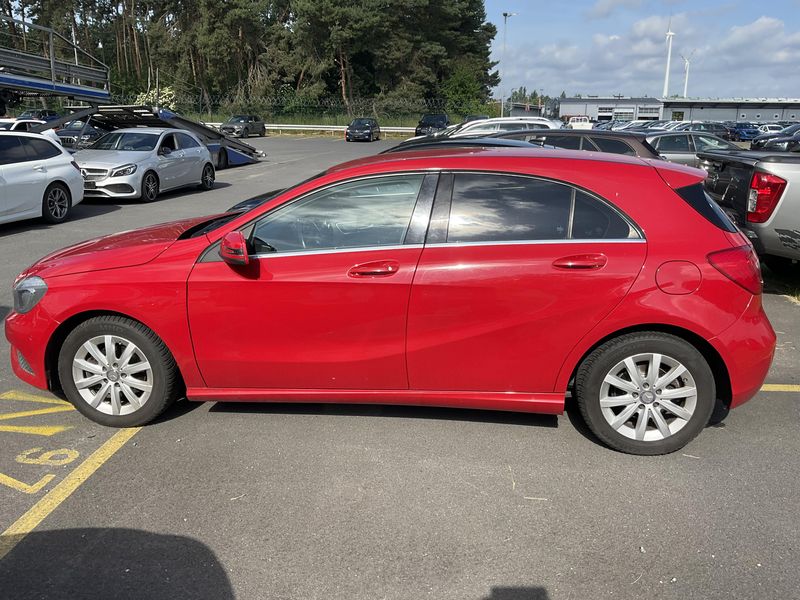 Mercedes-Benz A-Klasse A 180 BlueEfficiency Style 2015 – снимка 4
