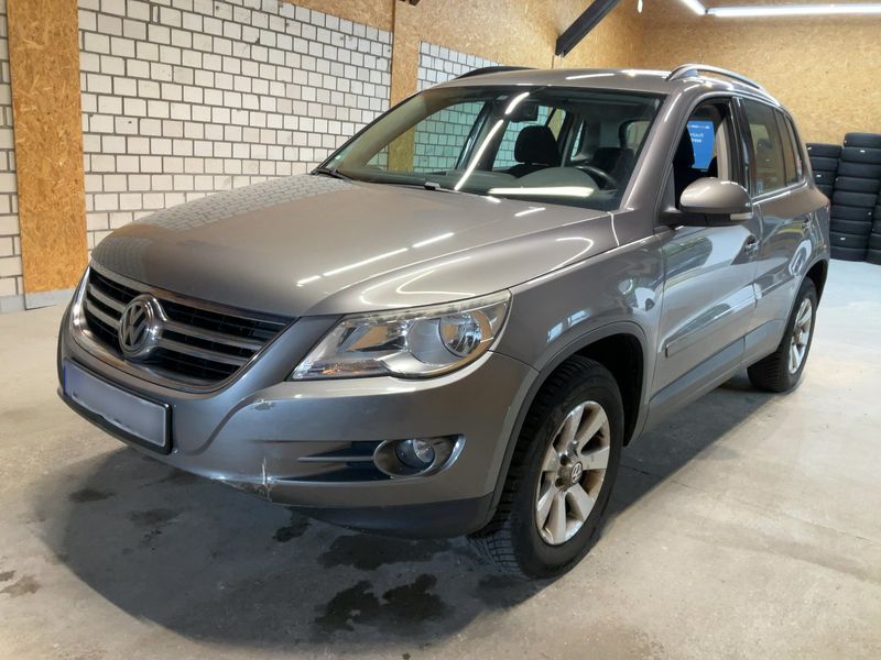 Volkswagen Tiguan 2.0 TDI Track & Field 4Motion 2009 – снимка 1