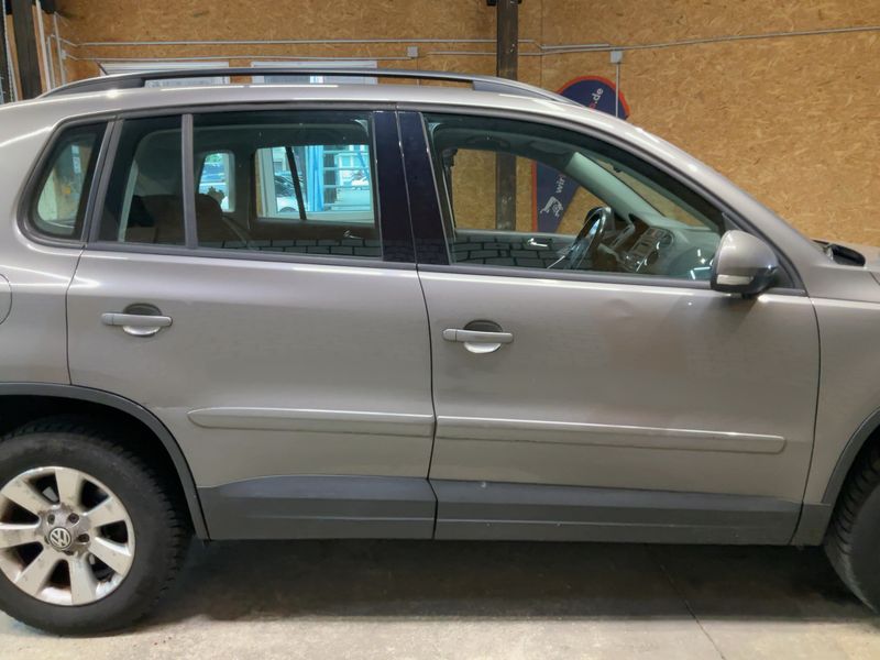 Volkswagen Tiguan 2.0 TDI Track & Field 4Motion 2009 – снимка 10