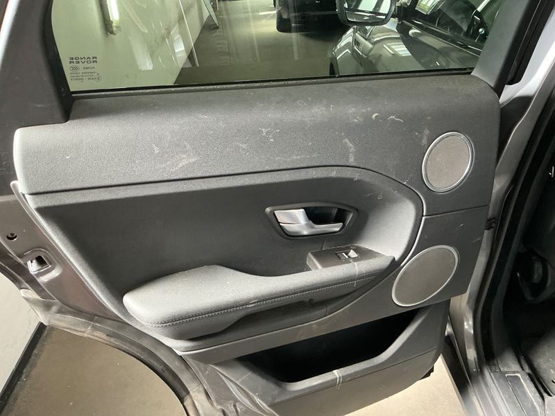 Land Rover Evoque 2.2 Td4 Pure 2015 – снимка 28