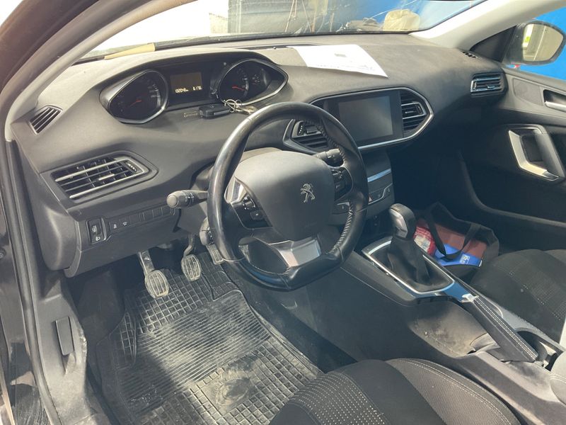 Peugeot 308 1.6 Blue-HDi Active 2016 – снимка 32