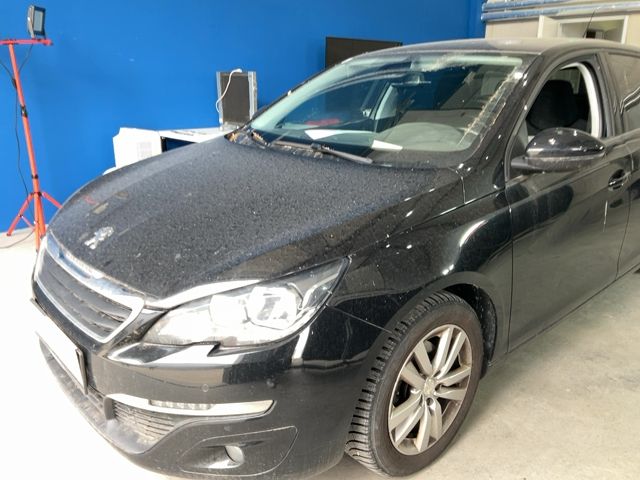 Peugeot 308 1.6 Blue-HDi Active 2016 – снимка 2