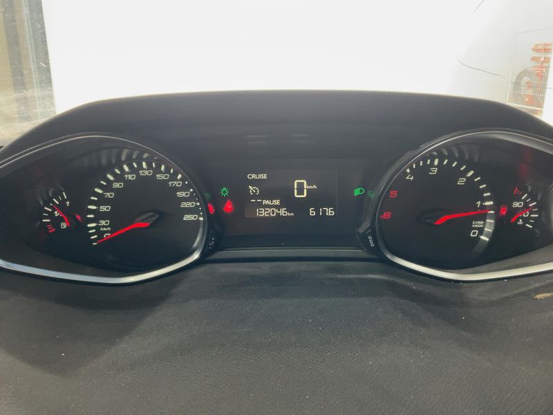 Peugeot 308 1.6 Blue-HDi Active 2016 – снимка 18