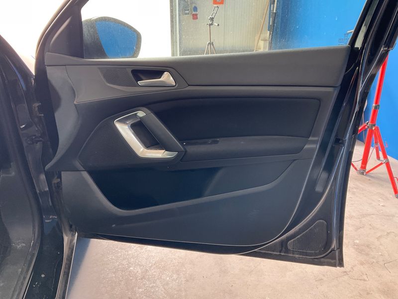 Peugeot 308 1.6 Blue-HDi Active 2016 – снимка 26