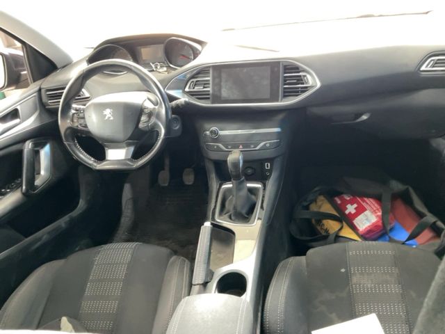 Peugeot 308 1.6 Blue-HDi Active 2016 – снимка 17