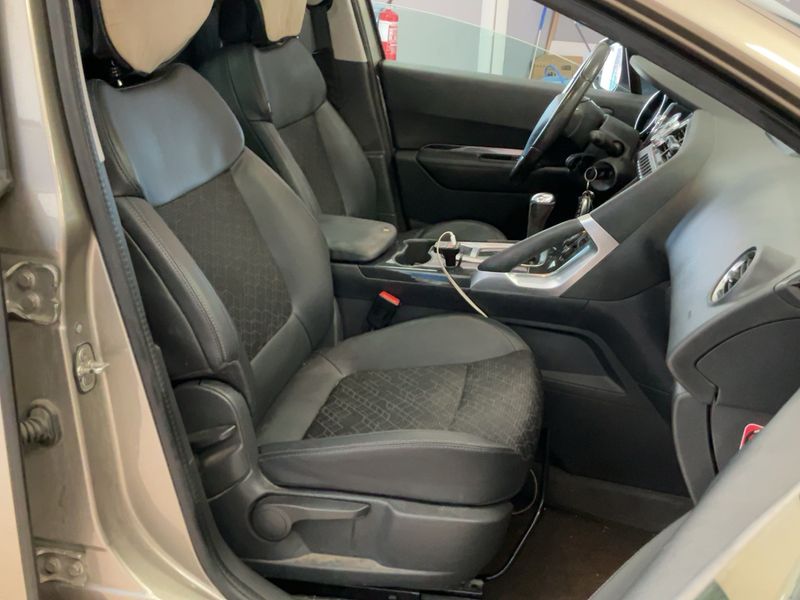 Peugeot 3008 1.6 Blue-HDi Allure 2016 – снимка 16