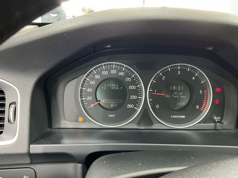 Volvo V60 1.6 D Kinetic 2013 – снимка 19