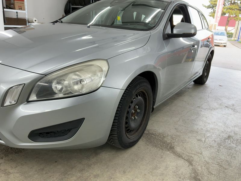 Volvo V60 1.6 D Kinetic 2013 – снимка 2