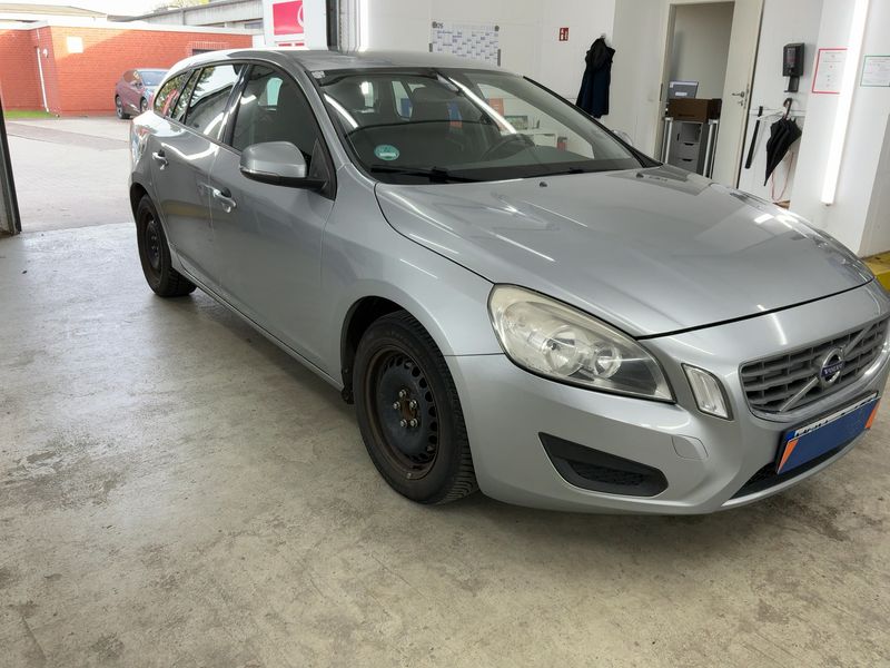 Volvo V60 1.6 D Kinetic 2013 – снимка 12