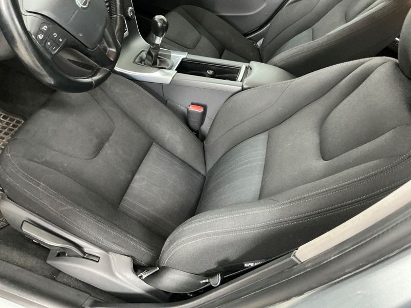 Volvo V60 1.6 D Kinetic 2013 – снимка 27