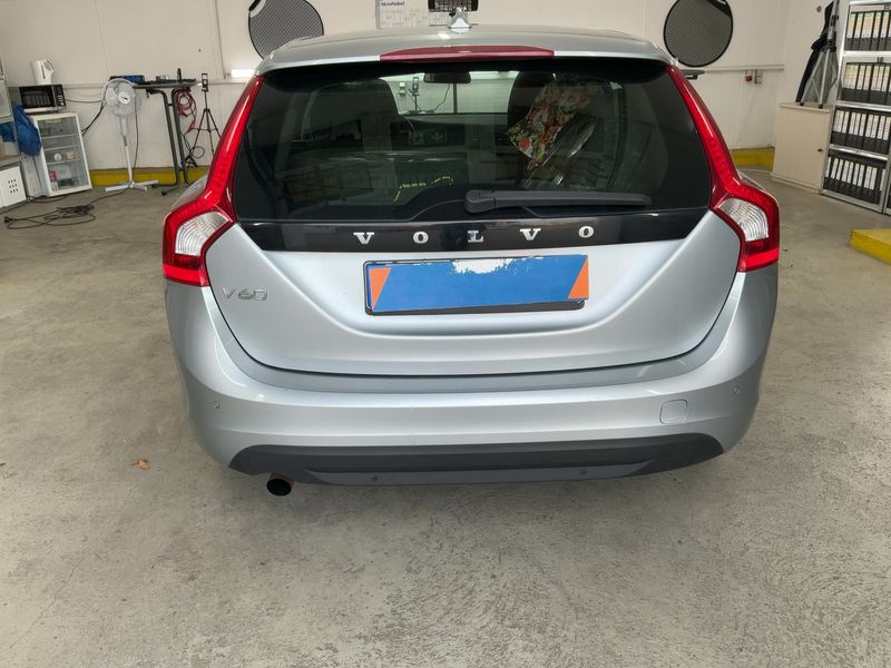 Volvo V60 1.6 D Kinetic 2013 – снимка 7